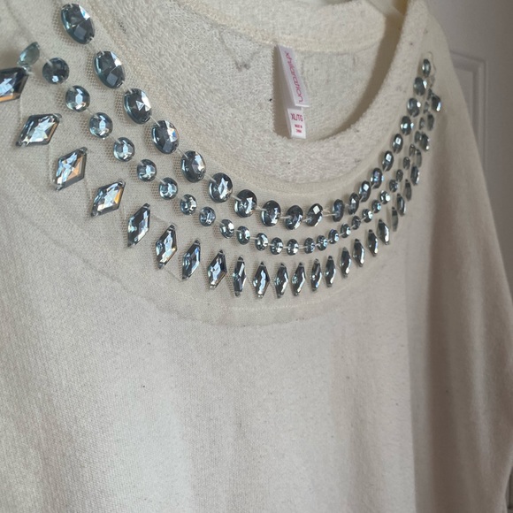 Cream sweater with bejeweled neckline - Picture 2 of 3